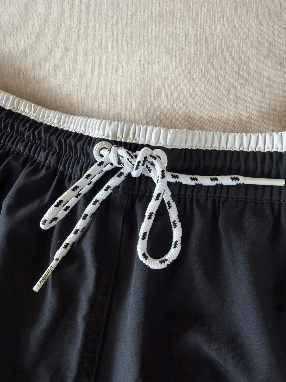 Chubbies 5.5” Black Swim Shorts Trunks Medium